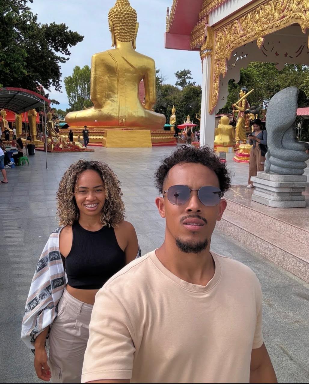 Casal viajando juntos